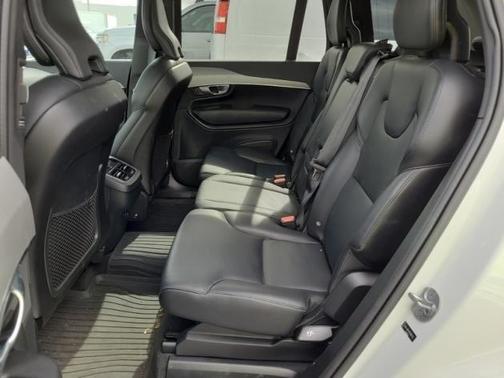 2024 Volvo XC90 B5 Core Bright Theme