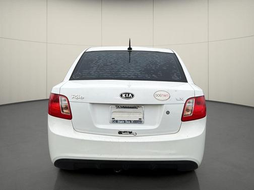 Clear White 2010 Kia Rio LX