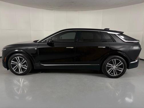 Stellar Black Metallic 2023 Cadillac LYRIQ Luxury