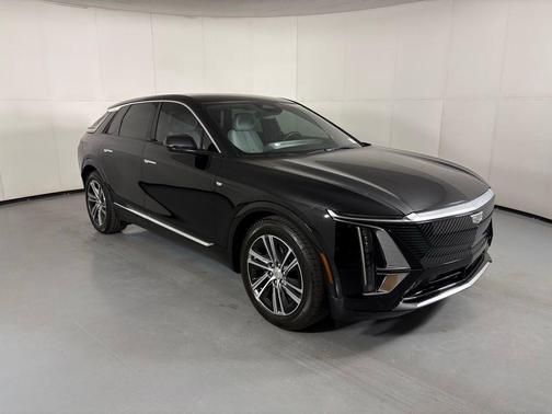 Stellar Black Metallic 2023 Cadillac LYRIQ Luxury