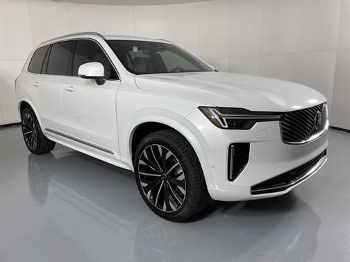 2025 Volvo XC90 B5 Plus 7-Seater