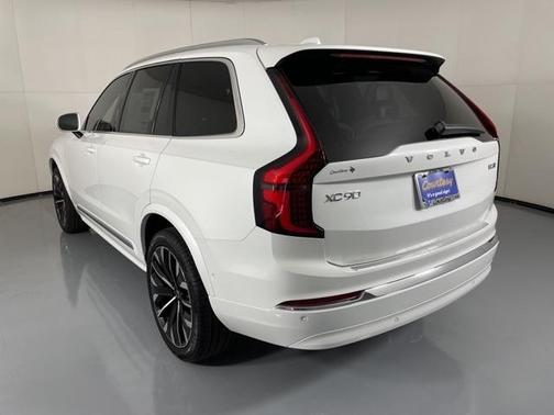 2025 Volvo XC90 B5 Plus 7-Seater