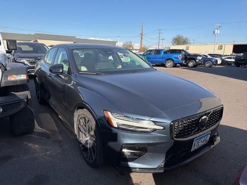 2024 Volvo S60 B5 Core Dark Theme