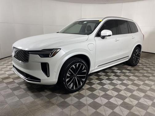2025 Volvo XC90 Plug-In Hybrid T8 Ultra 6-Seater