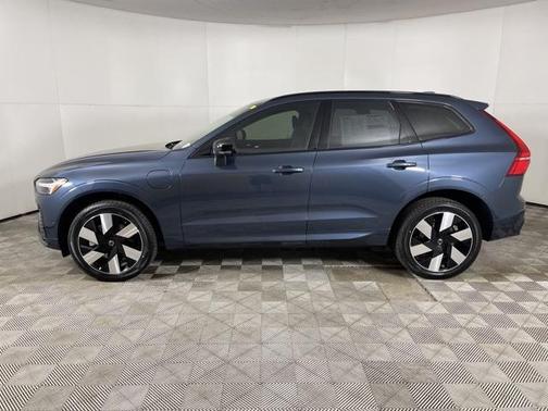 2025 Volvo XC60 Plug-In Hybrid T8 Plus