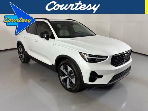 2026 Volvo XC40 B5 Plus