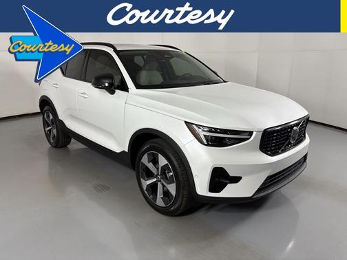 2026 Volvo XC40 B5 Plus