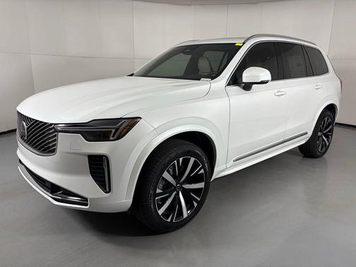 2026 Volvo XC90 B6 Core