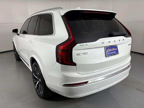 2026 Volvo XC90 B6 Core