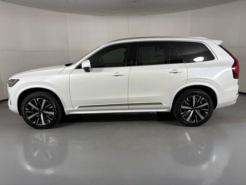 2026 Volvo XC90 B6 Core
