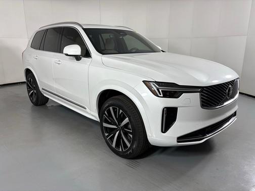 2026 Volvo XC90 B6 Core