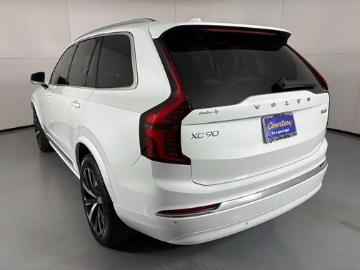 2026 Volvo XC90 B6 Core