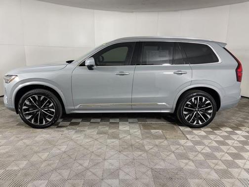 2025 Volvo XC90 B5 Plus 6-Seater