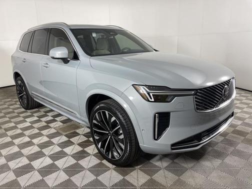 2025 Volvo XC90 B5 Plus 6-Seater