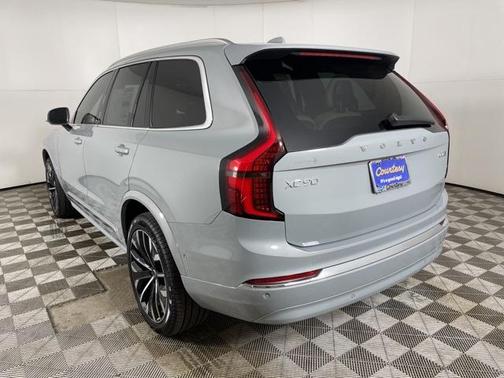 2025 Volvo XC90 B5 Plus 6-Seater