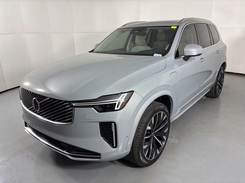 Gray Metallic 2026 Volvo XC90 Plug-In Hybrid T8 Ultra 7-Seater