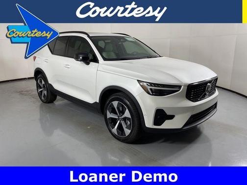 2026 Volvo XC40 B5 Plus