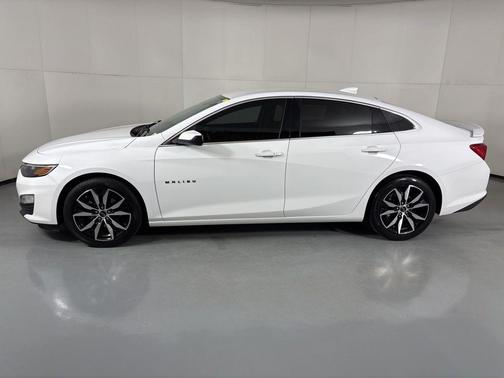 Summit White 2023 Chevrolet Malibu RS