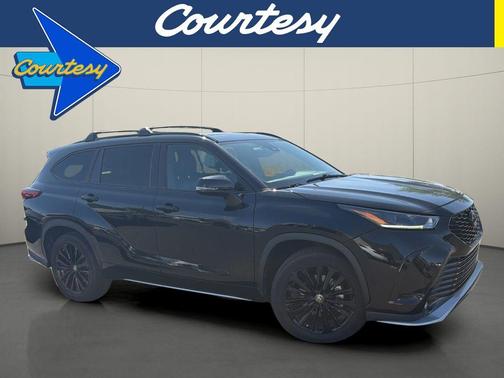 Midnight Black Metallic 2023 Toyota Highlander XSE
