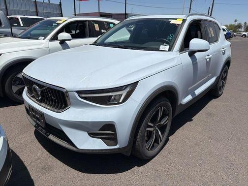 Cloud 9 White 2025 Volvo XC40 B5 Core Bright Theme
