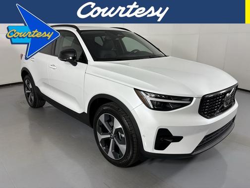 2026 Volvo XC40 B5 Plus