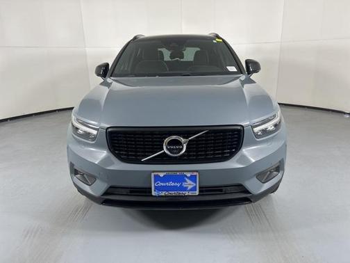 2021 Volvo XC40 T5 R-Design
