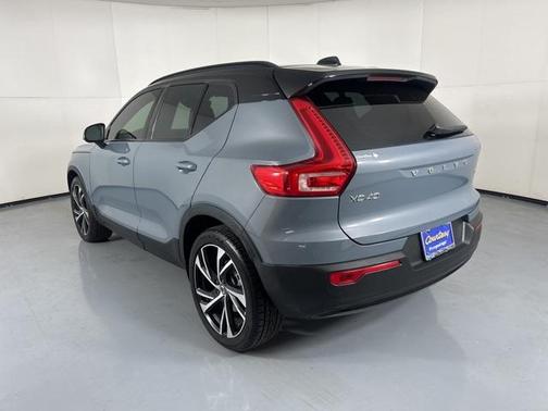 2021 Volvo XC40 T5 R-Design