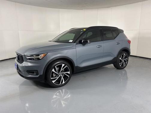2021 Volvo XC40 T5 R-Design