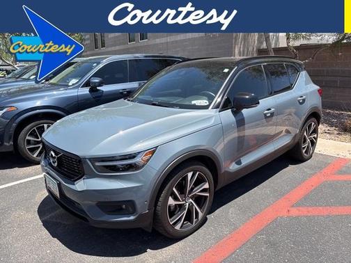 2021 Volvo XC40 T5 R-Design