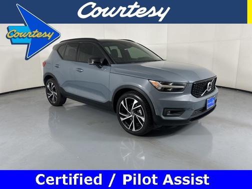 2021 Volvo XC40 T5 R-Design