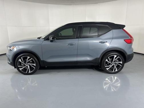 2021 Volvo XC40 T5 R-Design
