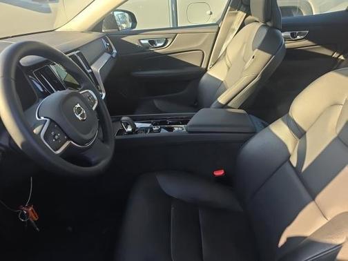 2025 Volvo S60 B5 FWD Core