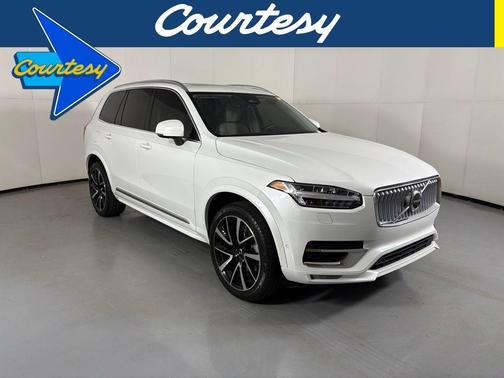 2023 Volvo XC90 B5 Plus