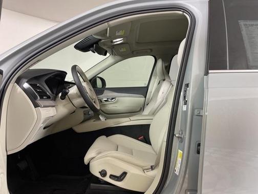 2025 Volvo XC90 Plug-In Hybrid T8 Ultra 7-Seater