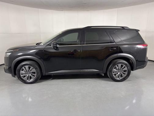 Black 2025 Nissan Pathfinder SV