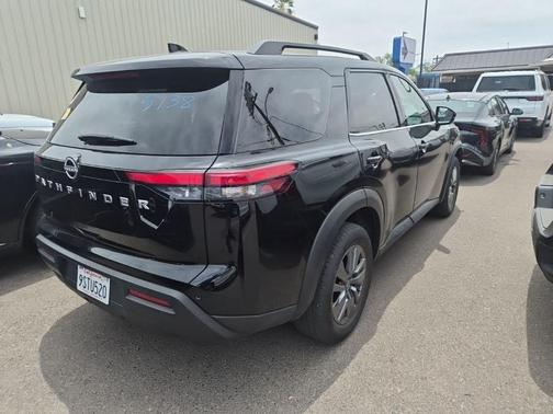 Black 2025 Nissan Pathfinder SV