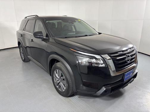 Black 2025 Nissan Pathfinder SV