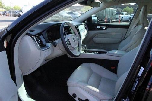 2021 Volvo XC60 T5 Momentum