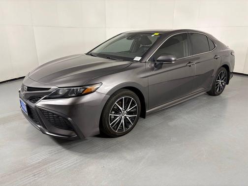Predawn Gray Mica 2023 Toyota Camry SE