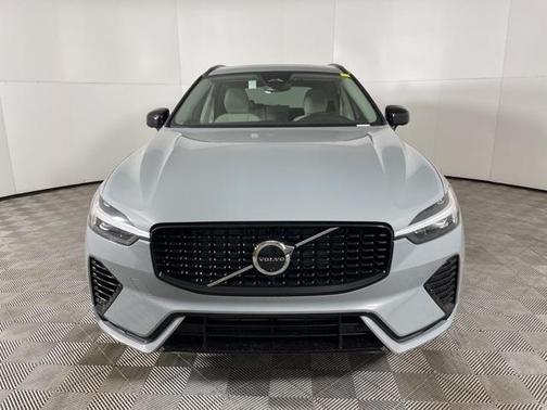 2025 Volvo XC60 Plug-In Hybrid T8 Plus