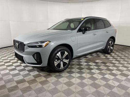 2025 Volvo XC60 Plug-In Hybrid T8 Plus