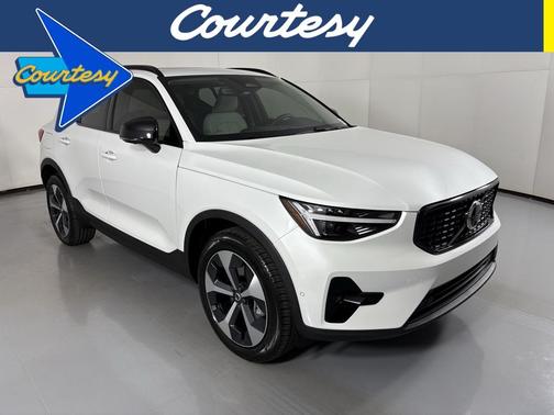 2026 Volvo XC40 B5 Plus