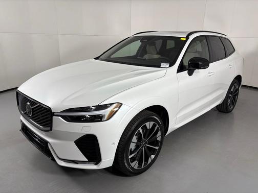 2026 Volvo XC60 B5 Plus