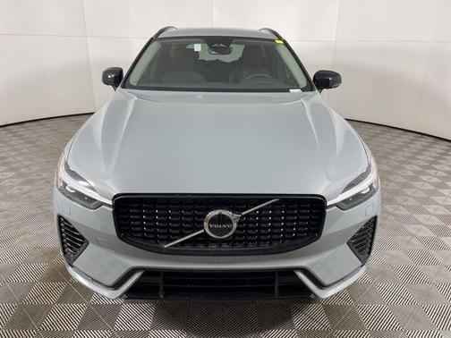 2025 Volvo XC60 Plug-In Hybrid T8 Plus