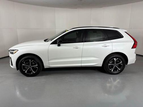 Crystal White 2026 Volvo XC60 B5 Core