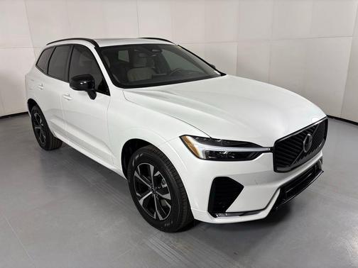 Crystal White 2026 Volvo XC60 B5 Core