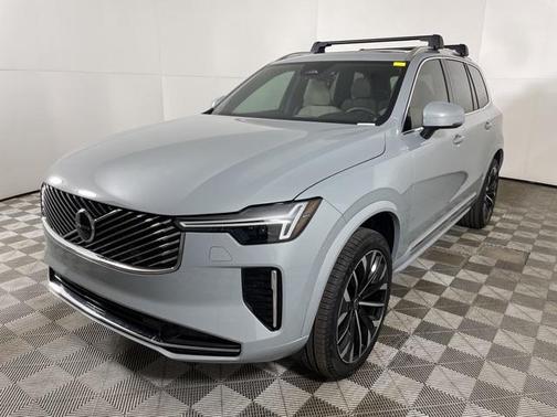 2025 Volvo XC90 B5 Core