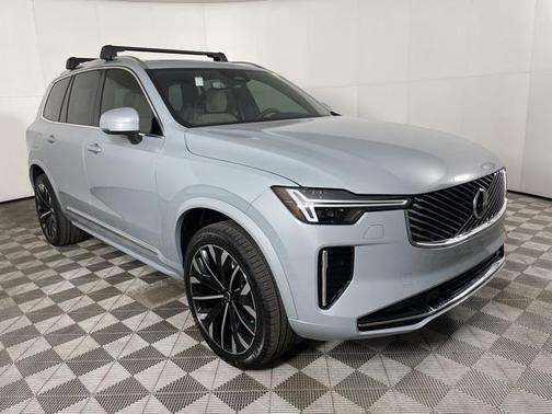 2025 Volvo XC90 B5 Core