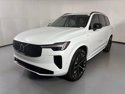 2026 Volvo XC90 Plug-In Hybrid T8 Ultra Dark Theme 7-Seater