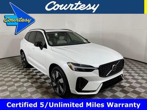 2024 Volvo XC60 Recharge Plug-In Hybrid T8 Plus Dark Theme